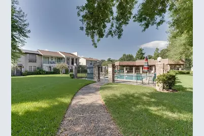 1326 Town Circle Circle #1, Baytown, TX 77520 - Photo 27