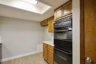 1326 Town Circle Circle, Baytown, TX 77520 - Photo 5