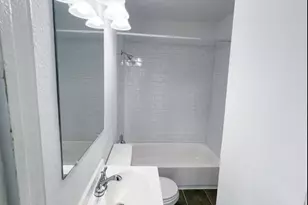 11 Norwood St, Houston, TX 77011 - Photo 7
