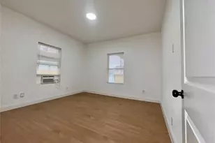 27 Norwood St, Houston, TX 77011 - Photo 7