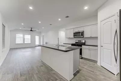 5415 Pinecliff Grove Court, Spring, TX 77373 - Photo 9