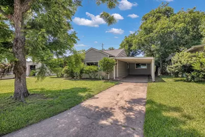 119 Barracuda Avenue, Galveston, TX 77550 - Photo 1