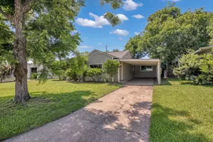 119 Barracuda Ave, Galveston, TX 77550 - Photo 1