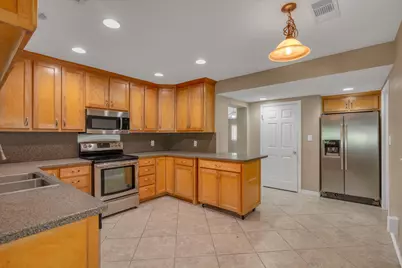 119 Barracuda Avenue, Galveston, TX 77550 - Photo 9