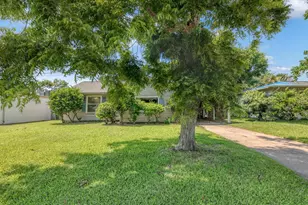 119 Barracuda Ave, Galveston, TX 77550 - Photo 3