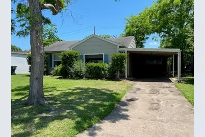 119 Barracuda Avenue, Galveston, TX 77550 - Photo 1