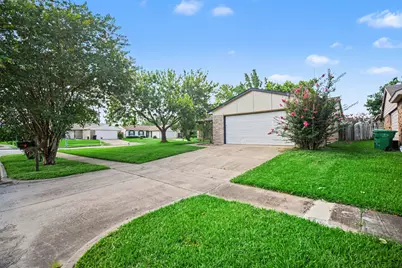 6713 Tara Drive, Richmond, TX 77469 - Photo 3
