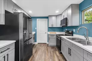 9306 Bertwood St, Houston, TX 77016 - Photo 11