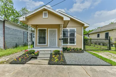 7615 Avenue E, Houston, TX 77012 - Photo 1