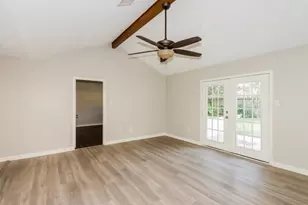 2104 Yorktown Ct S, League City, TX 77573 - Photo 3