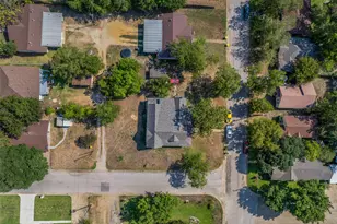 610 W Davis St, Hearne, TX 77859 - Photo 21