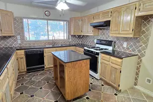 19426 Lockridge Dr, Spring, TX 77373 - Photo 5