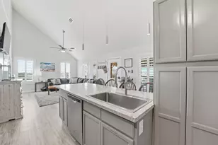 3819 Las Palmas St, Galveston, TX 77554 - Photo 7