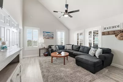 3819 Las Palmas Street, Galveston, TX 77554 - Photo 3