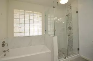 2711 Williamsburg Dr, Dickinson, TX 77539 - Photo 19