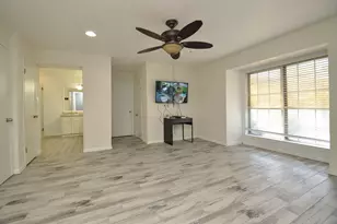 2711 Williamsburg Dr, Dickinson, TX 77539 - Photo 15