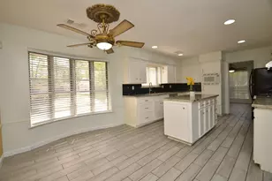 2711 Williamsburg Dr, Dickinson, TX 77539 - Photo 11