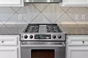 1263 W 17th St, Houston, TX 77008 - Photo 5