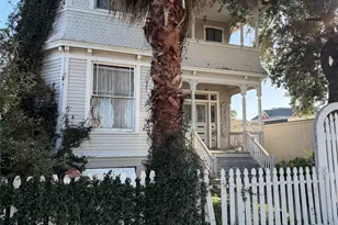 2223 Avenue K, Galveston, TX 77550 - Photo 1