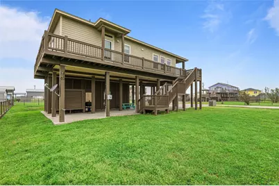 977 Clara Street, Crystal Beach, TX 77650 - Photo 25