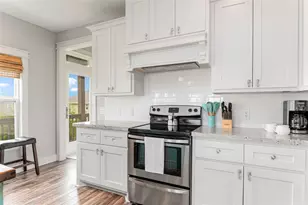 977 Clara St, Crystal Beach, TX 77650 - Photo 13