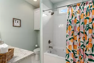977 Clara St, Crystal Beach, TX 77650 - Photo 15