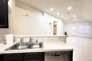 6818 Hampden Point Ct, Houston, TX 77040 - Photo 3