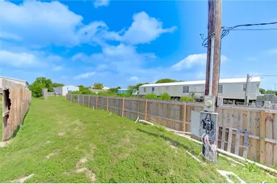 936 13th Street, Dickinson, TX 77539 - Photo 3