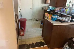 11702 Ensbrook Dr, Houston, TX 77099 - Photo 7