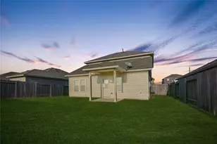 6939 Hazelnut Ln, Baytown, TX 77521 - Photo 17
