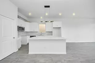 7902 Parnell St, Houston, TX 77051 - Photo 5