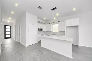 7902 Parnell St, Houston, TX 77051 - Photo 3