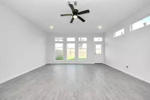 7902 Parnell St, Houston, TX 77051 - Photo 9