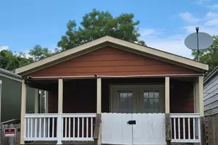 310 Vann Rd, Highlands, TX 77562 - Photo 1