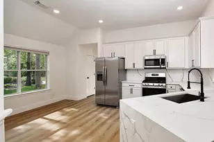 122 S Abram, The Woodlands, TX 77382 - Photo 9