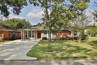 2002 Nina Lee Lane, Houston, TX 77018 - Photo 1