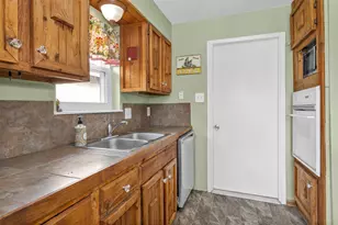 8422 Oakhaven Rd, La Porte, TX 77571 - Photo 17