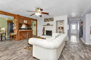 8422 Oakhaven Rd, La Porte, TX 77571 - Photo 13