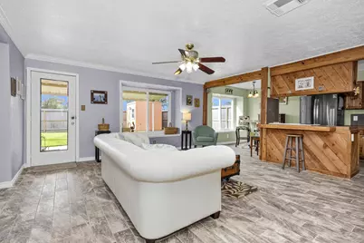 8422 Oakhaven Road, La Porte, TX 77571 - Photo 9