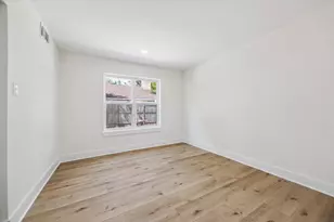 2723 Bernadette Ln, Houston, TX 77043 - Photo 19