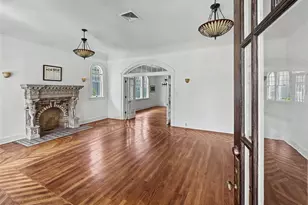 1602 Rosenberg St, Galveston, TX 77550 - Photo 3