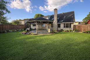 10926 Sageburrow Dr, Houston, TX 77089 - Photo 7