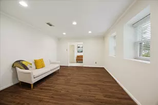 10050 Locke Ln, Houston, TX 77042 - Photo 17