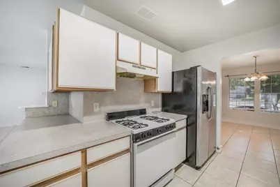3815 E Traditions Court, Houston, TX 77082 - Photo 11
