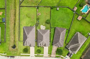 1498 Foshee Ct, Alvin, TX 77511 - Photo 25