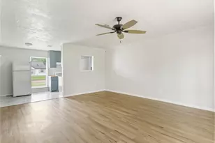 11939 Flushing Meadows Dr, Houston, TX 77089 - Photo 9