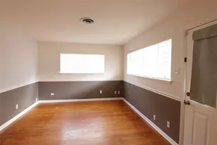 7030 Sharpview Dr, Houston, TX 77074 - Photo 5