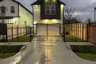 6423 Oban St, Houston, TX 77085 - Photo 3