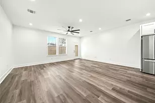 6423 Oban St, Houston, TX 77085 - Photo 9