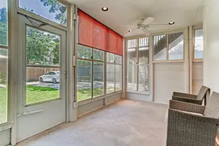 2417 Huldy St, Houston, TX 77019 - Photo 9